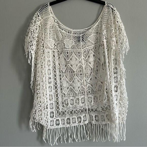 Size XS white summer beach /vacation top - Picture 4 of 4